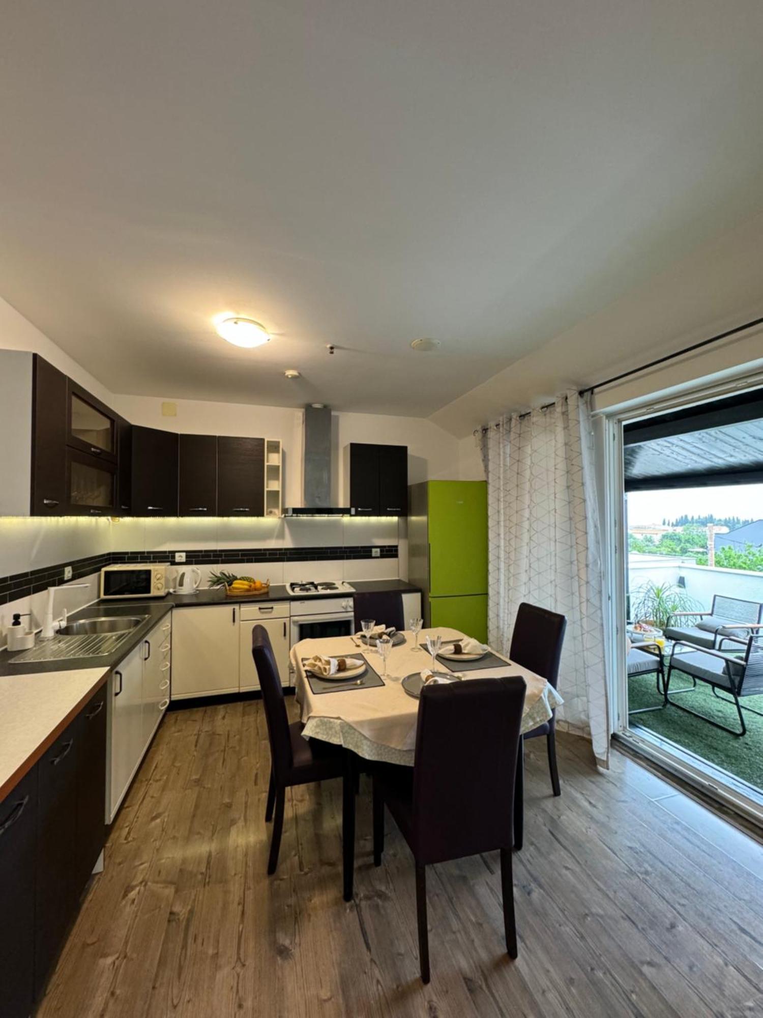 Tranquilo Apartment Kaštela Стая снимка